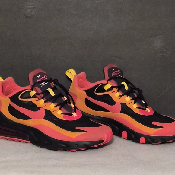 Nike Air Max React 270 Magma, M9, Like New - Picture 4 of 6